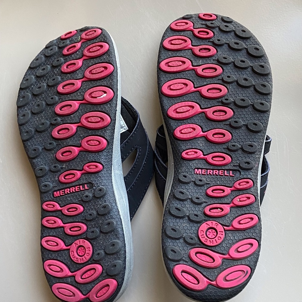Merrell sandals size 9. - Picture 8 of 10